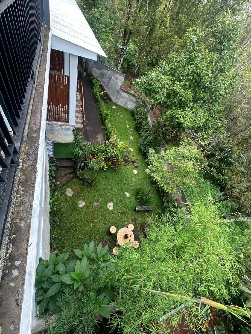 Апартаменти Umah Yugadi Bali Мундук Екстер'єр фото